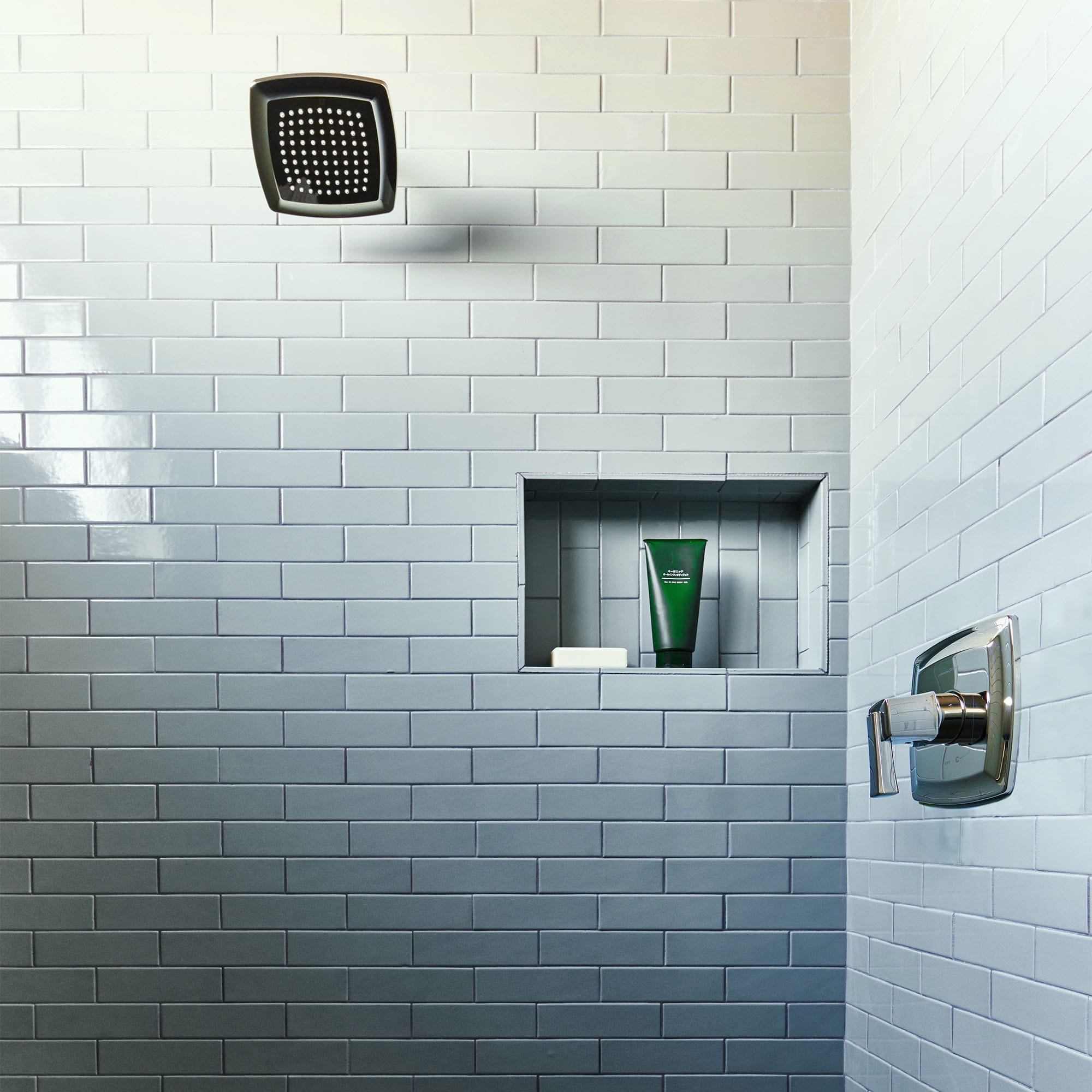 Townsend® 1.75 gpm/6.6 L/min Garniture de douche avec Pomme de douche à économie d'eau,   cartouche à double équilibre de pression en céramique avec poignée à levier